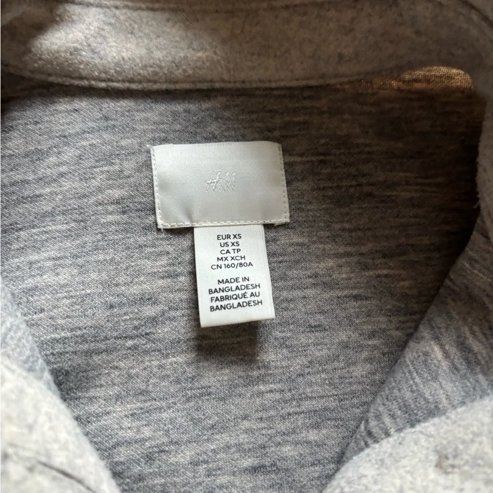 Shacket Xs. Made big - Picture 4 of 6